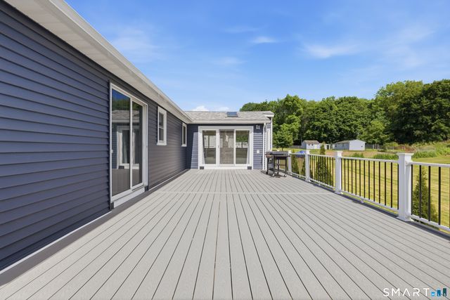 66 Roarke Road, North Haven, CT 06473