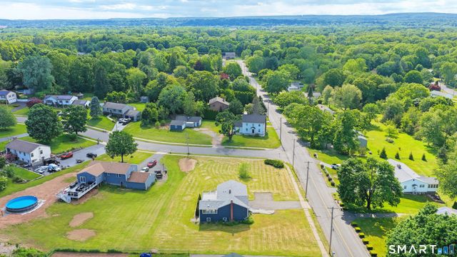 66 Roarke Road, North Haven, CT 06473