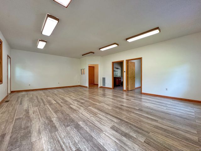 41 West High Street, East Hampton, CT 06424