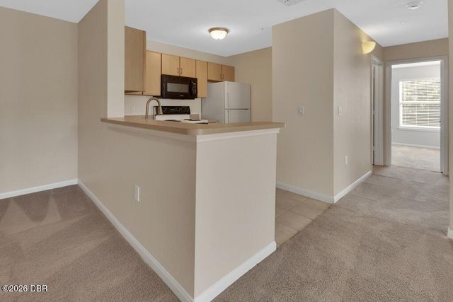 940 Village Trl Unit 4-207, Port Orange, FL 32127