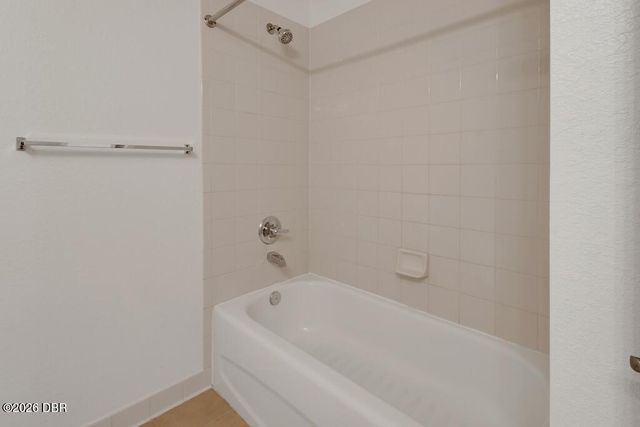 940 Village Trl Unit 4-207, Port Orange, FL 32127