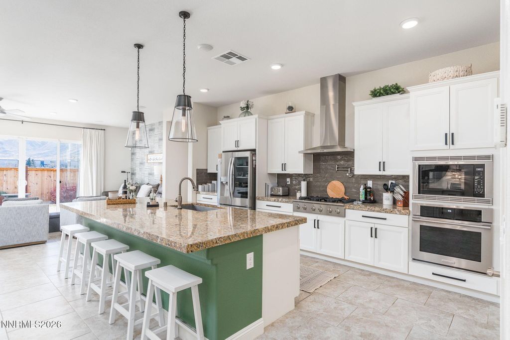 Image 12 of property listing at 8286 Fenhollow Drive, Verdi, NV 89439