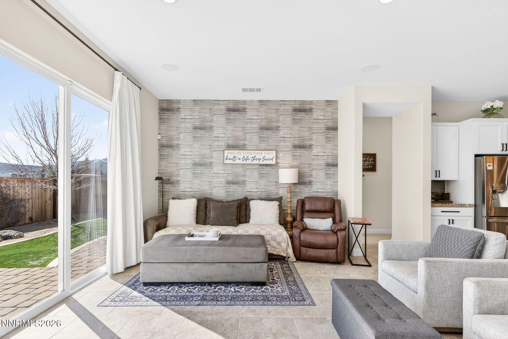 Image 14 of property listing at 8286 Fenhollow Drive, Verdi, NV 89439