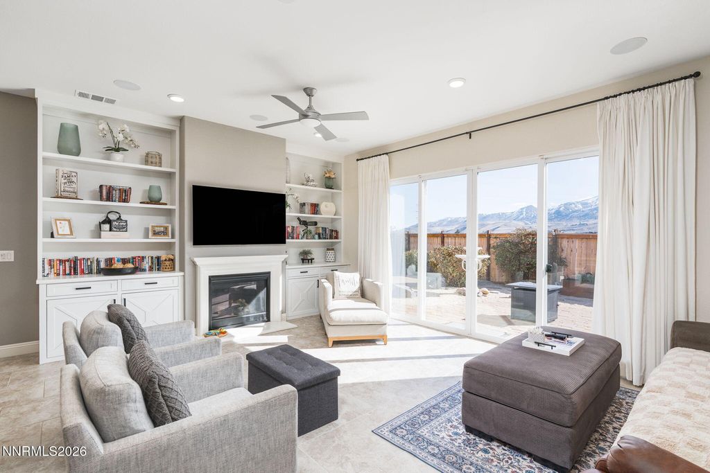 Image 15 of property listing at 8286 Fenhollow Drive, Verdi, NV 89439