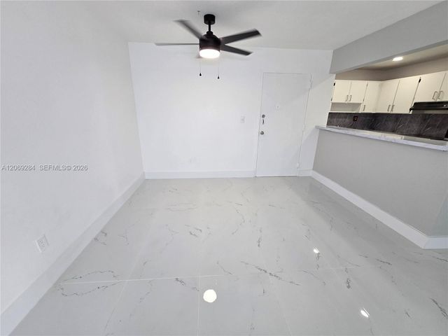 10375 N Kendall Drive J7, Miami, FL 33176