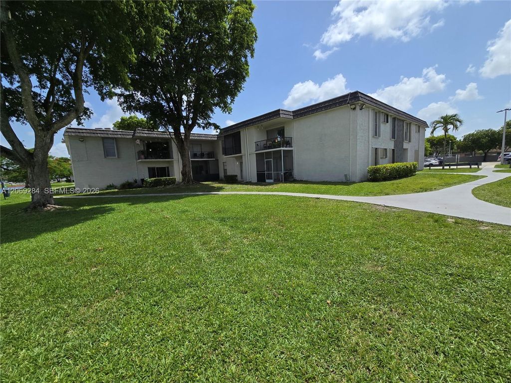 10375 N Kendall Drive J7, Miami, FL 33176