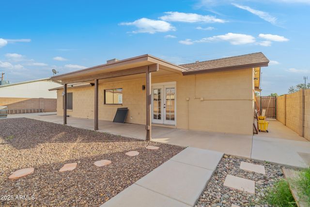 8316 W SWEETWATER Avenue, Peoria, AZ 85381