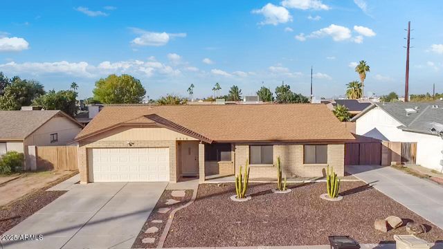 8316 W SWEETWATER Avenue, Peoria, AZ 85381