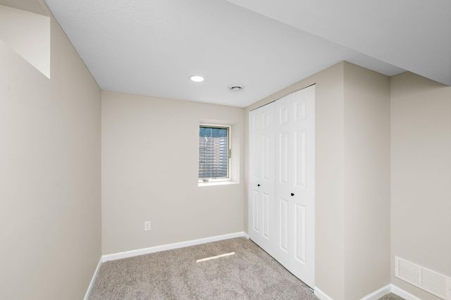 1194 Ruggles Street, Roseville, MN 55113