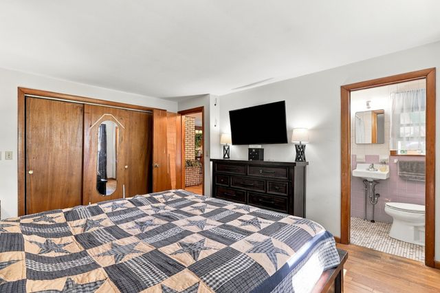5 Donna Lane, Dudley, MA 01571