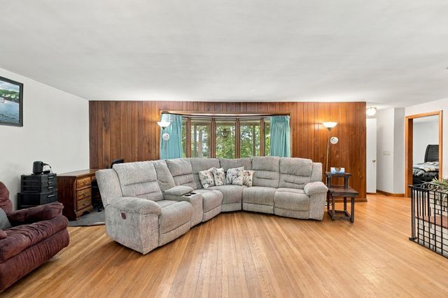 5 Donna Lane, Dudley, MA 01571
