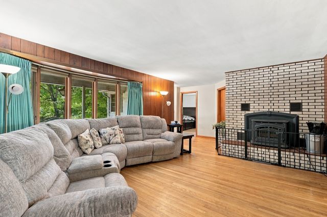 5 Donna Lane, Dudley, MA 01571
