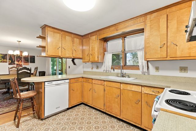 5 Donna Lane, Dudley, MA 01571