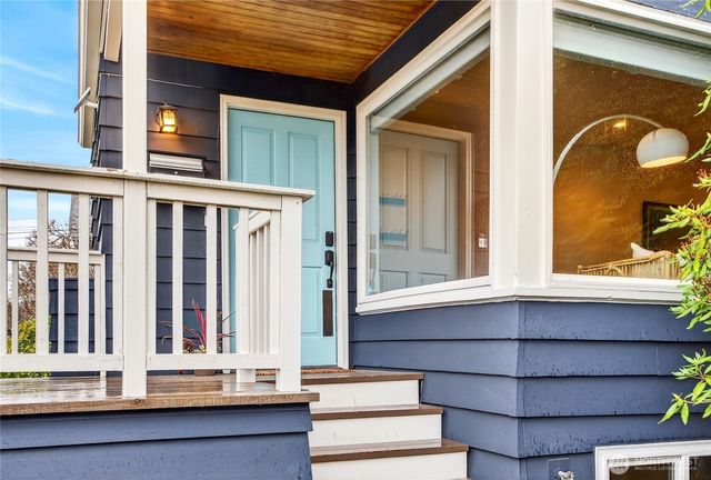 7720 Meridian Avenue N, Seattle, WA 98103