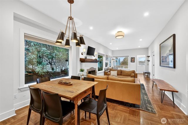 7720 Meridian Avenue N, Seattle, WA 98103