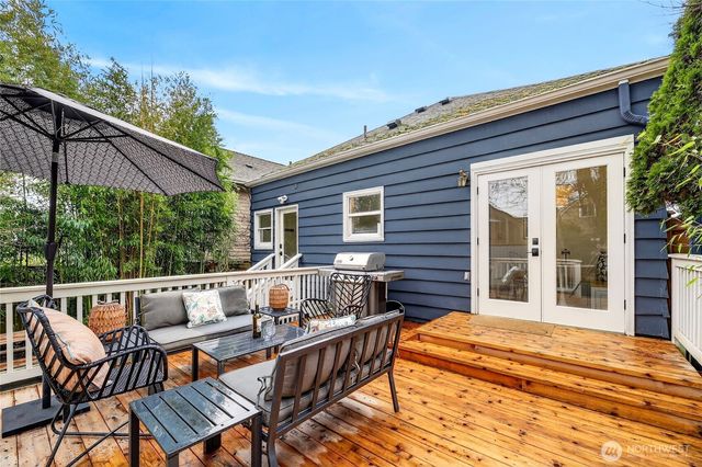 7720 Meridian Avenue N, Seattle, WA 98103