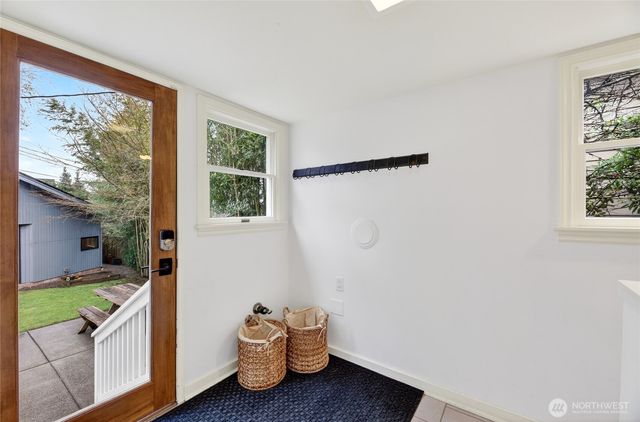 7720 Meridian Avenue N, Seattle, WA 98103