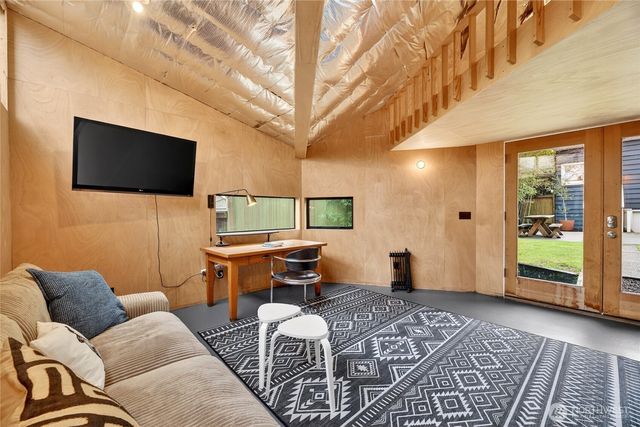 7720 Meridian Avenue N, Seattle, WA 98103