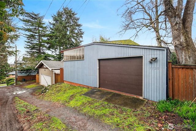 7720 Meridian Avenue N, Seattle, WA 98103