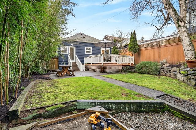 7720 Meridian Avenue N, Seattle, WA 98103