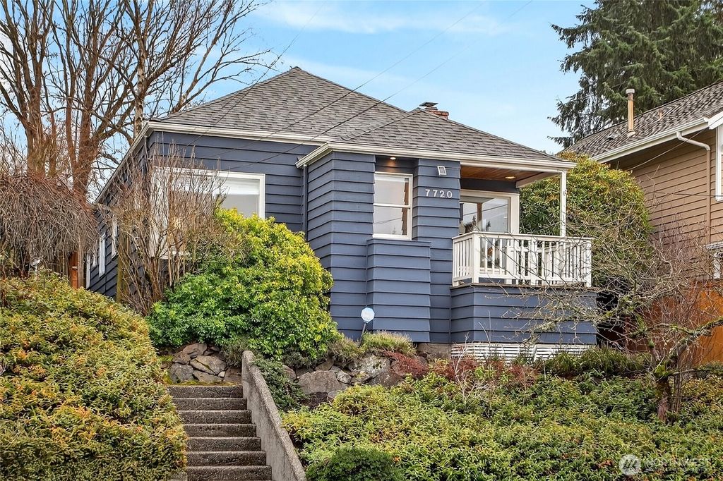 7720 Meridian Avenue N, Seattle, WA 98103