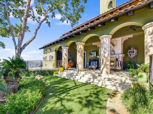 82 Applehead Island DR, Horseshoe Bay, TX 78657