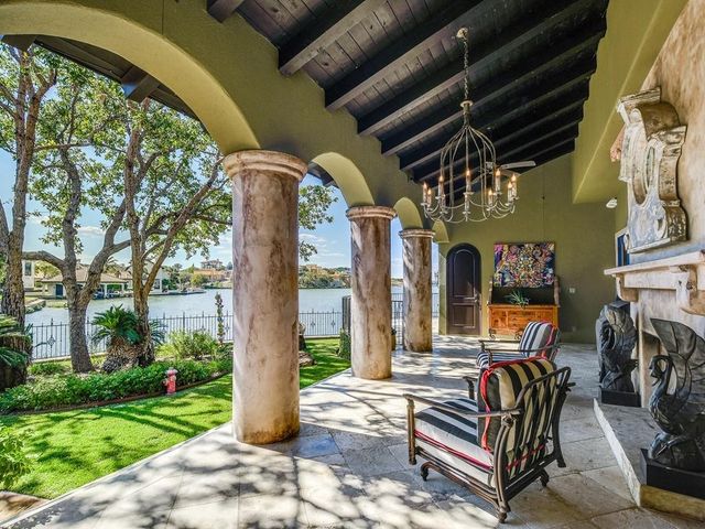 82 Applehead Island DR, Horseshoe Bay, TX 78657
