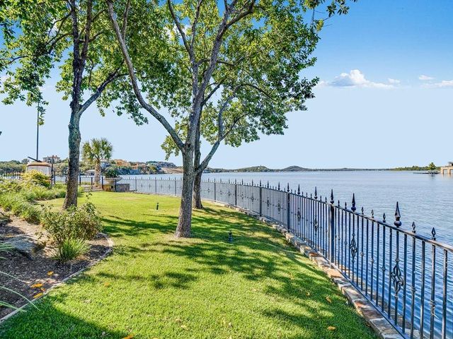 82 Applehead Island DR, Horseshoe Bay, TX 78657