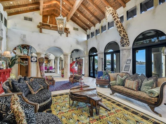 82 Applehead Island DR, Horseshoe Bay, TX 78657
