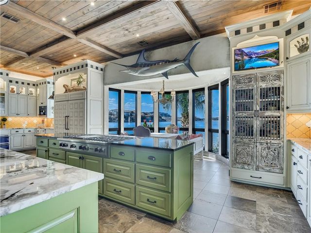 82 Applehead Island DR, Horseshoe Bay, TX 78657