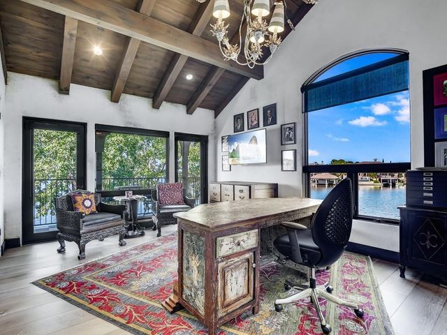 82 Applehead Island DR, Horseshoe Bay, TX 78657