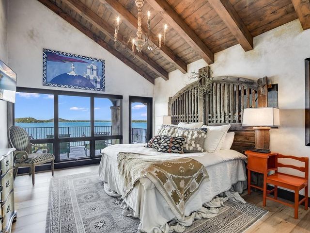 82 Applehead Island DR, Horseshoe Bay, TX 78657