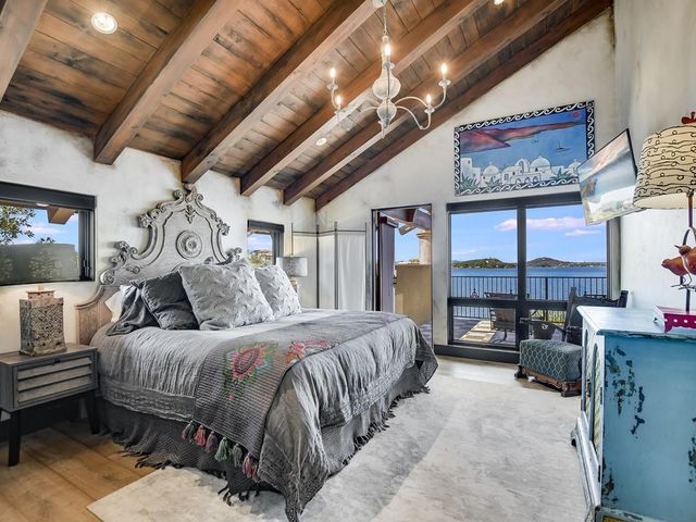 82 Applehead Island DR, Horseshoe Bay, TX 78657