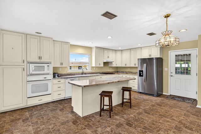 2501 Rollins Avenue, Panama City, FL 32405