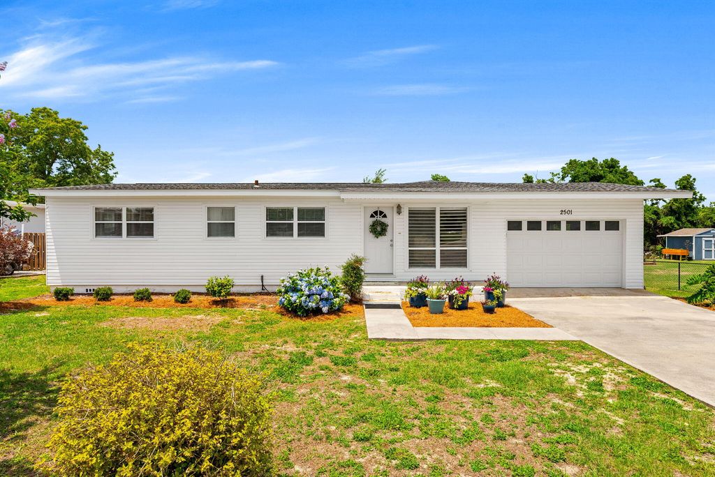 2501 Rollins Avenue, Panama City, FL 32405