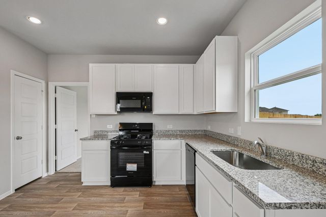 251 Haywood MNR, Maxwell, TX 78656