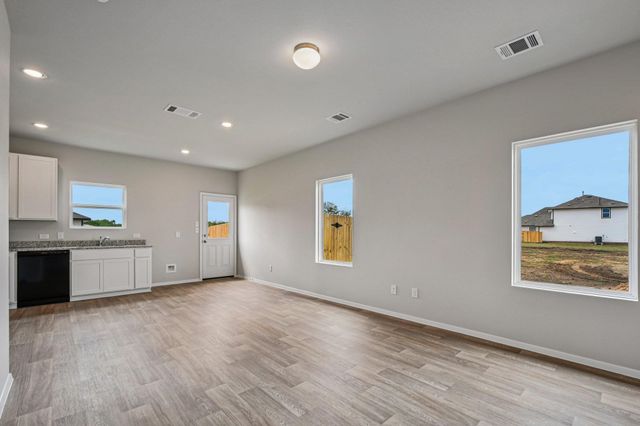 251 Haywood MNR, Maxwell, TX 78656