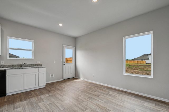 251 Haywood MNR, Maxwell, TX 78656