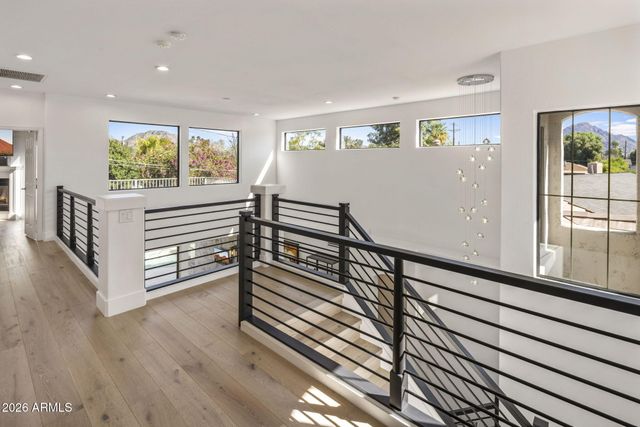 3208 E ORANGE Drive, Phoenix, AZ 85018