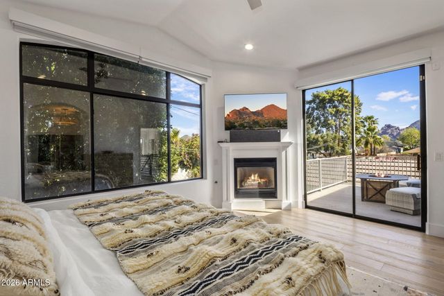 3208 E ORANGE Drive, Phoenix, AZ 85018