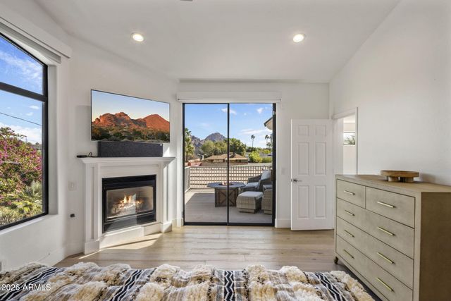 3208 E ORANGE Drive, Phoenix, AZ 85018