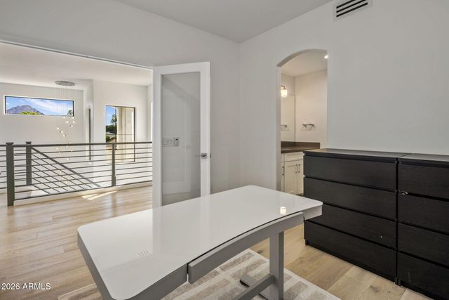 3208 E ORANGE Drive, Phoenix, AZ 85018