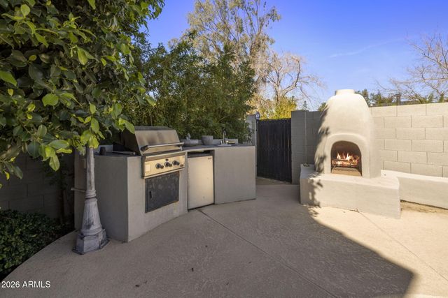 3208 E ORANGE Drive, Phoenix, AZ 85018