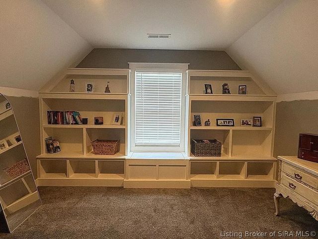 7901 Hillside Drive, Sellersburg, IN 47172