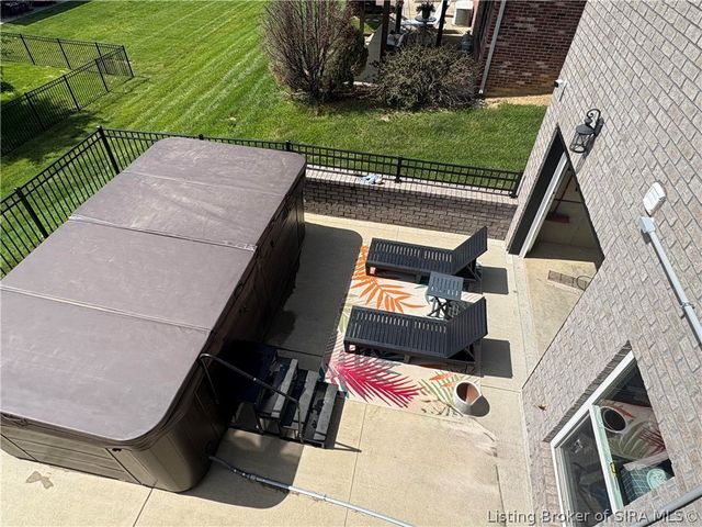 7901 Hillside Drive, Sellersburg, IN 47172