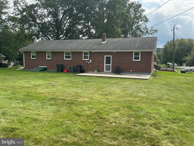 2633 SUTTON PL S, Lancaster, PA 17601