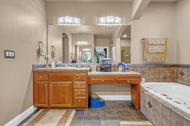 1828 Tuscan Grove Cir, Roseville, CA 95747