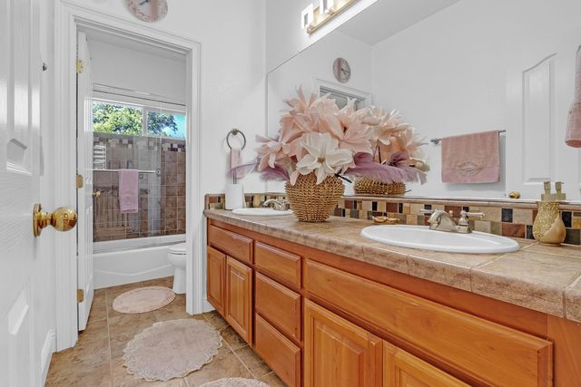 1828 Tuscan Grove Cir, Roseville, CA 95747