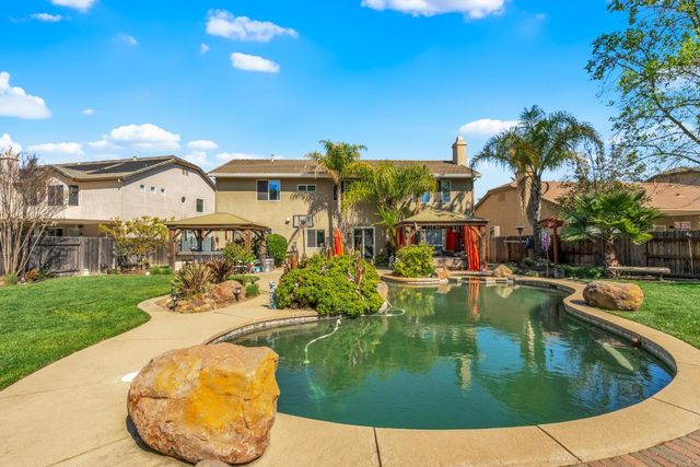 1828 Tuscan Grove Cir, Roseville, CA 95747