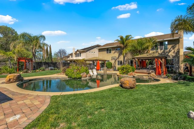 1828 Tuscan Grove Cir, Roseville, CA 95747